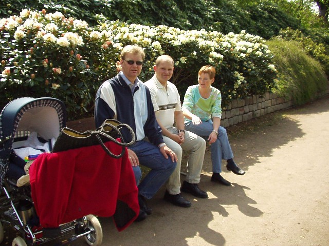 Solen nydes i Rhododendron-parken 